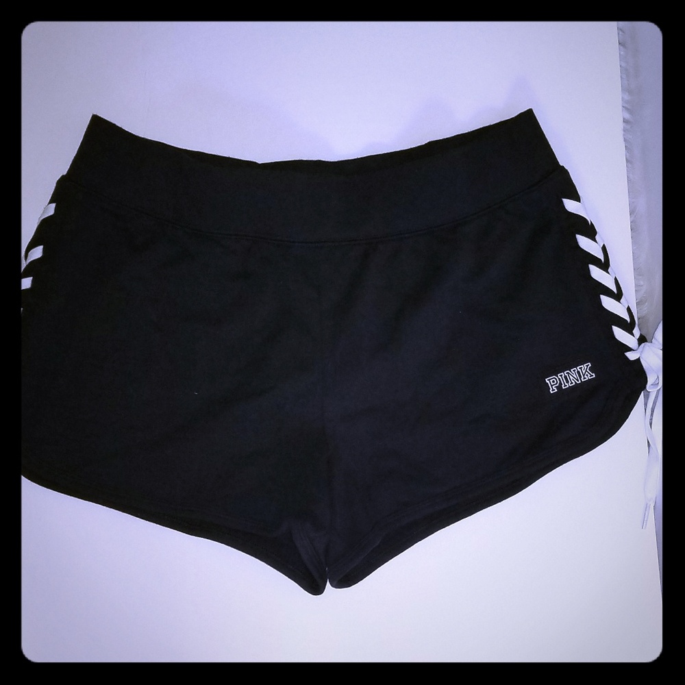 VICTORIA SECRET PINK SHORTS (M)